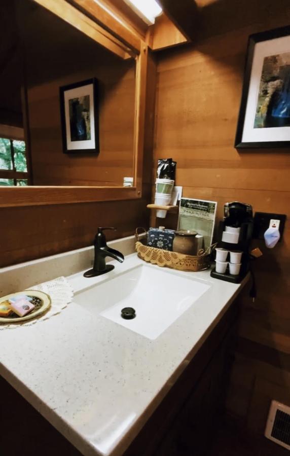 The Smith Creek Village Outdoor Hotel At Silver Falls State Park Sublimity Exterior photo